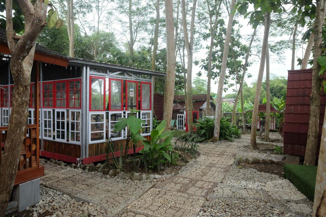 Urbanview Villa Lukulo Kebumen By Reddoorz المظهر الخارجي الصورة